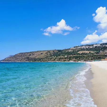 Casa Nicotiria A 50mt Dal Mare Apartment *